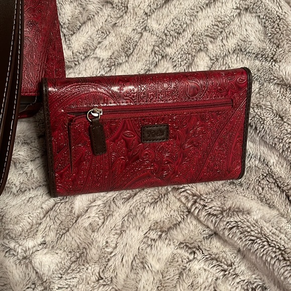 Deep red paisley tapestry RELIC purse and wallet. Rare - Picture 9 of 9